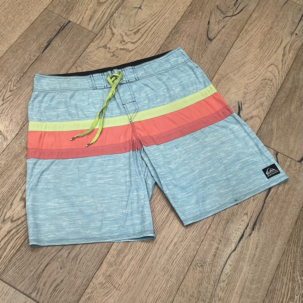 Quiksilver Board Shorts Sz 34
